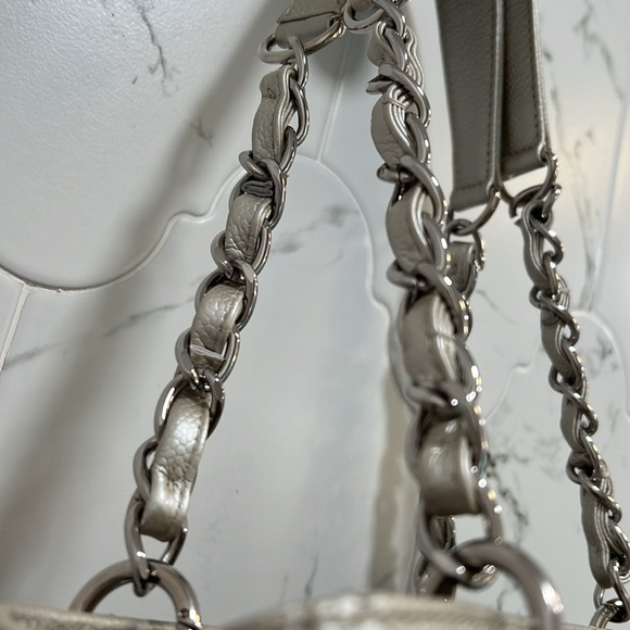 CHANEL CAVIAR SHOPPING TOTE ๐ - Picture 9 of 16